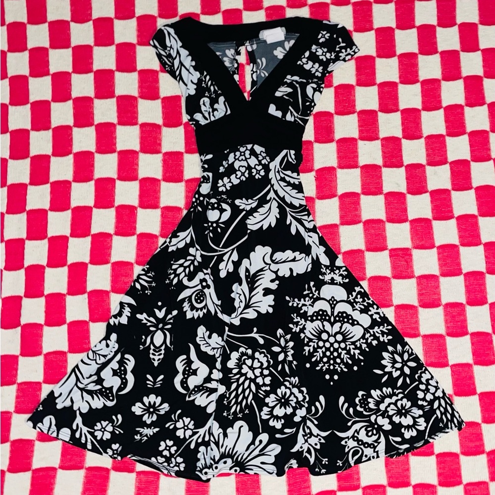 B. Smart Y2K 2000s Retro Vintage Paisley Floral Tie Back Midi Dress - Size 3/4